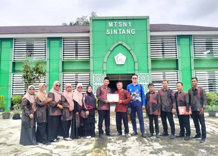 MTs Negeri 1 Sintang Menerima Kunjungan SMP Negeri 2 Sintang